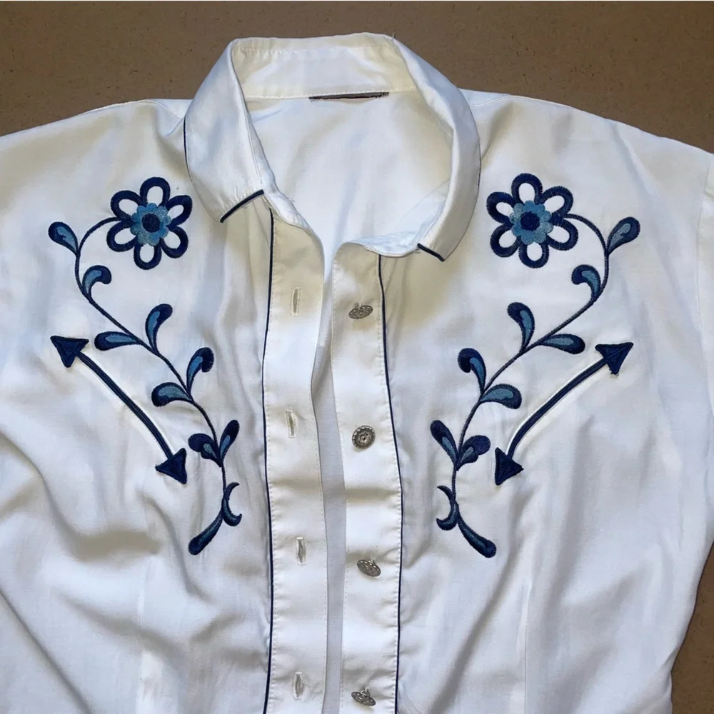 Vintage Embroidered Button Down - Picture 5 of 11